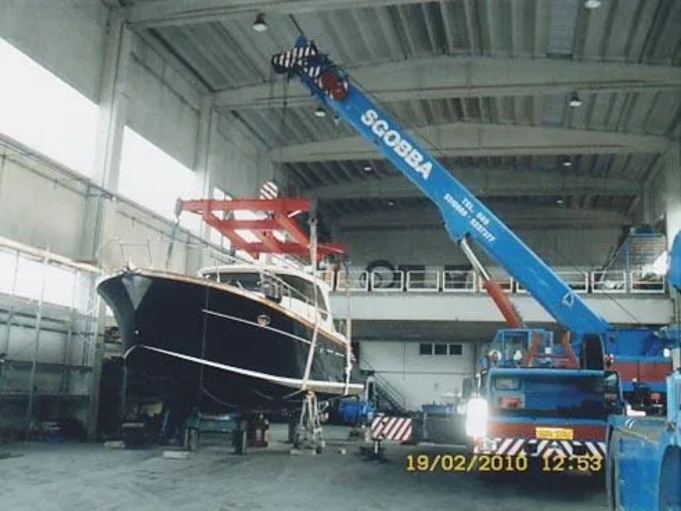 Boat storage with crane