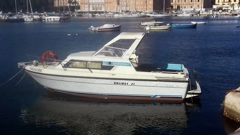 Cranchi 6.3 m with Volvo penta 130 hp turbo diesel sterndrive engine