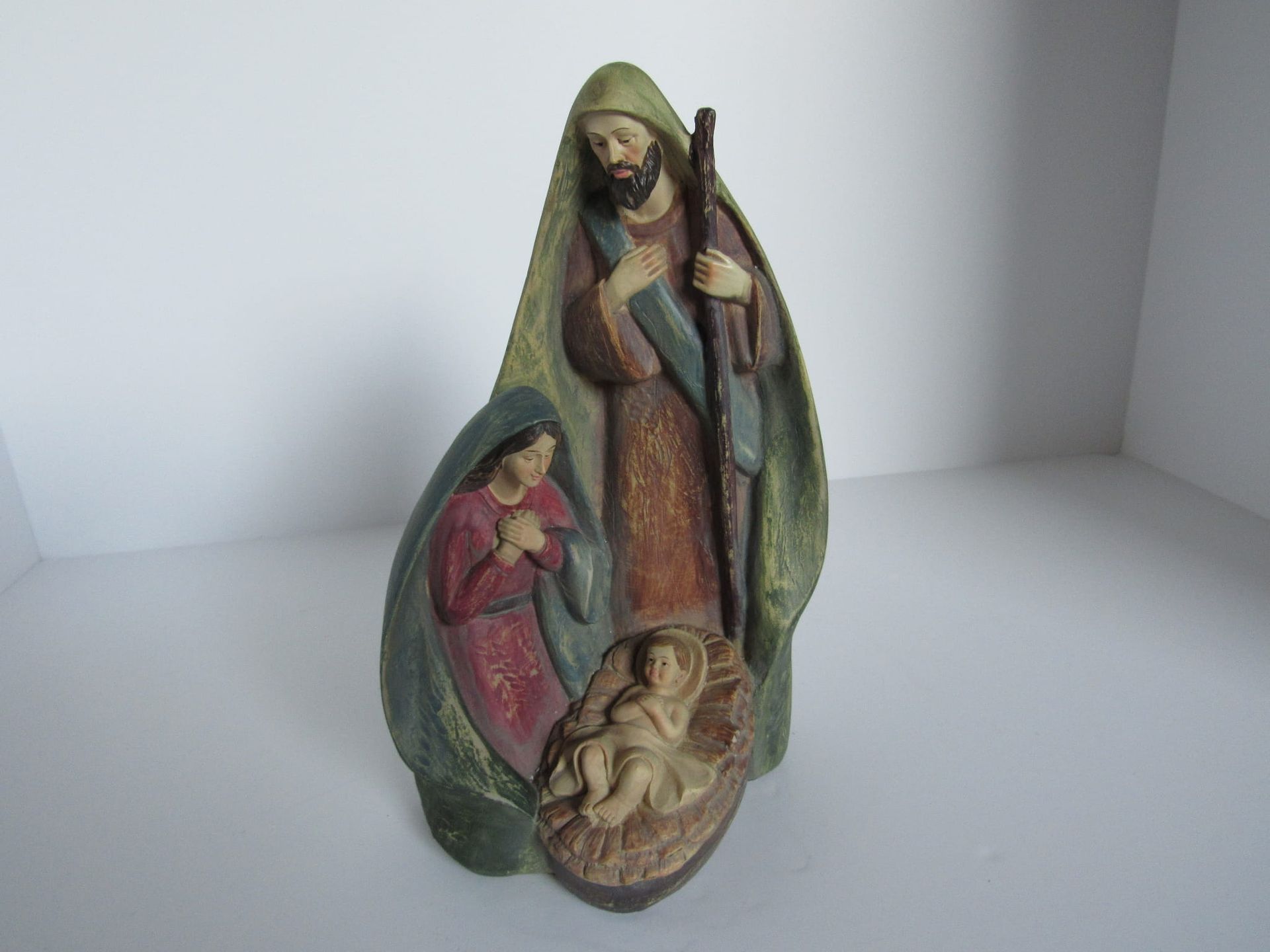 Kerstbeeld; Jozeph, Maria met kindje Jezus in kribbe