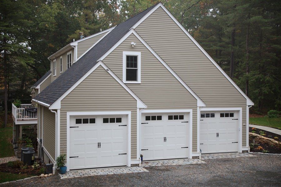 Model 60 in White with 3 Pane Windows and Decorative Hardware