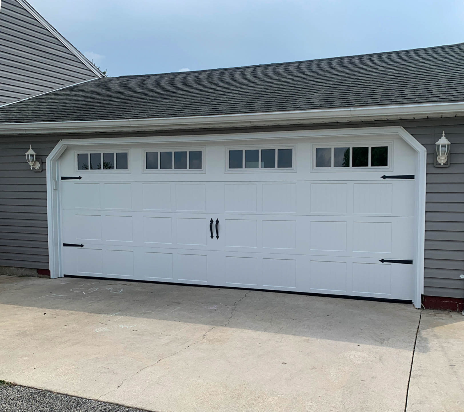 Model 60 in White with 4 Pane Windows with Decorative Hardware