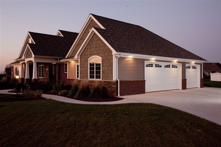 Model 60 in White with 6 Panel Double Arch Windows