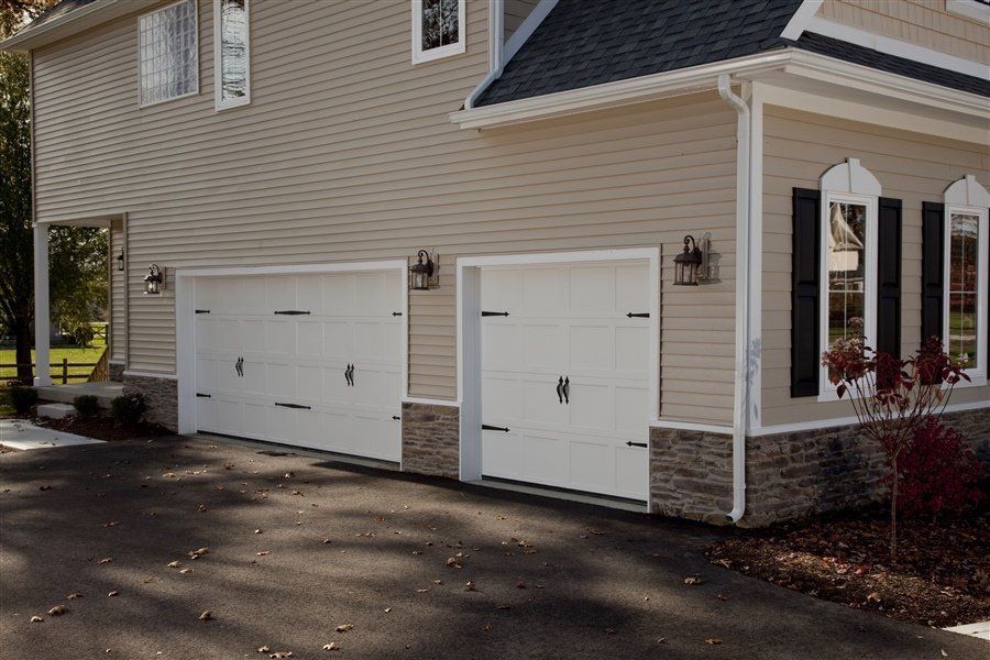 Model 61 in White with Decorative Hardware