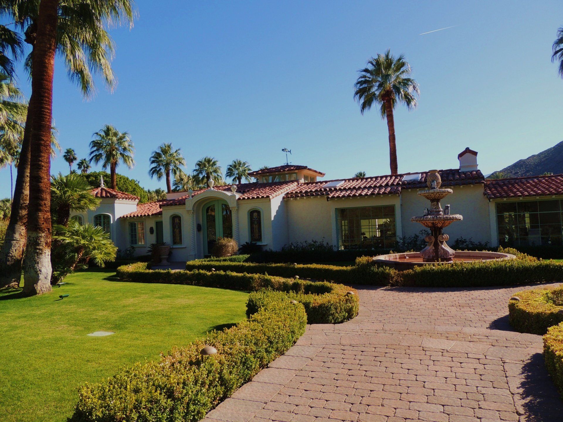 Palm Springs Celebrity Homes Tour | Red Jeep Tours