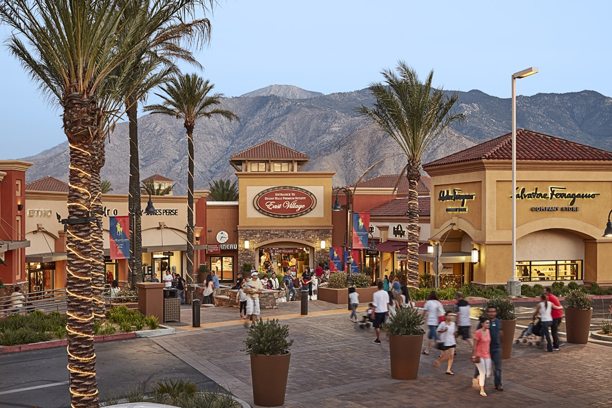 East Valley shopping center in Palm Springs, CA