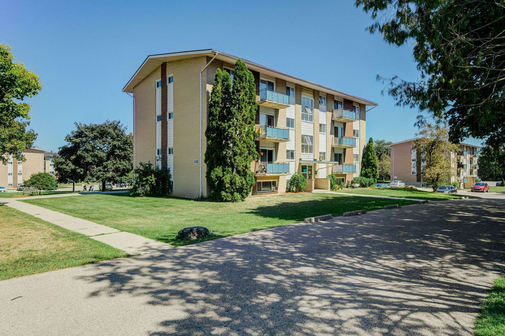 Apartment Gallery 432462 Leinster Street Group Inc.