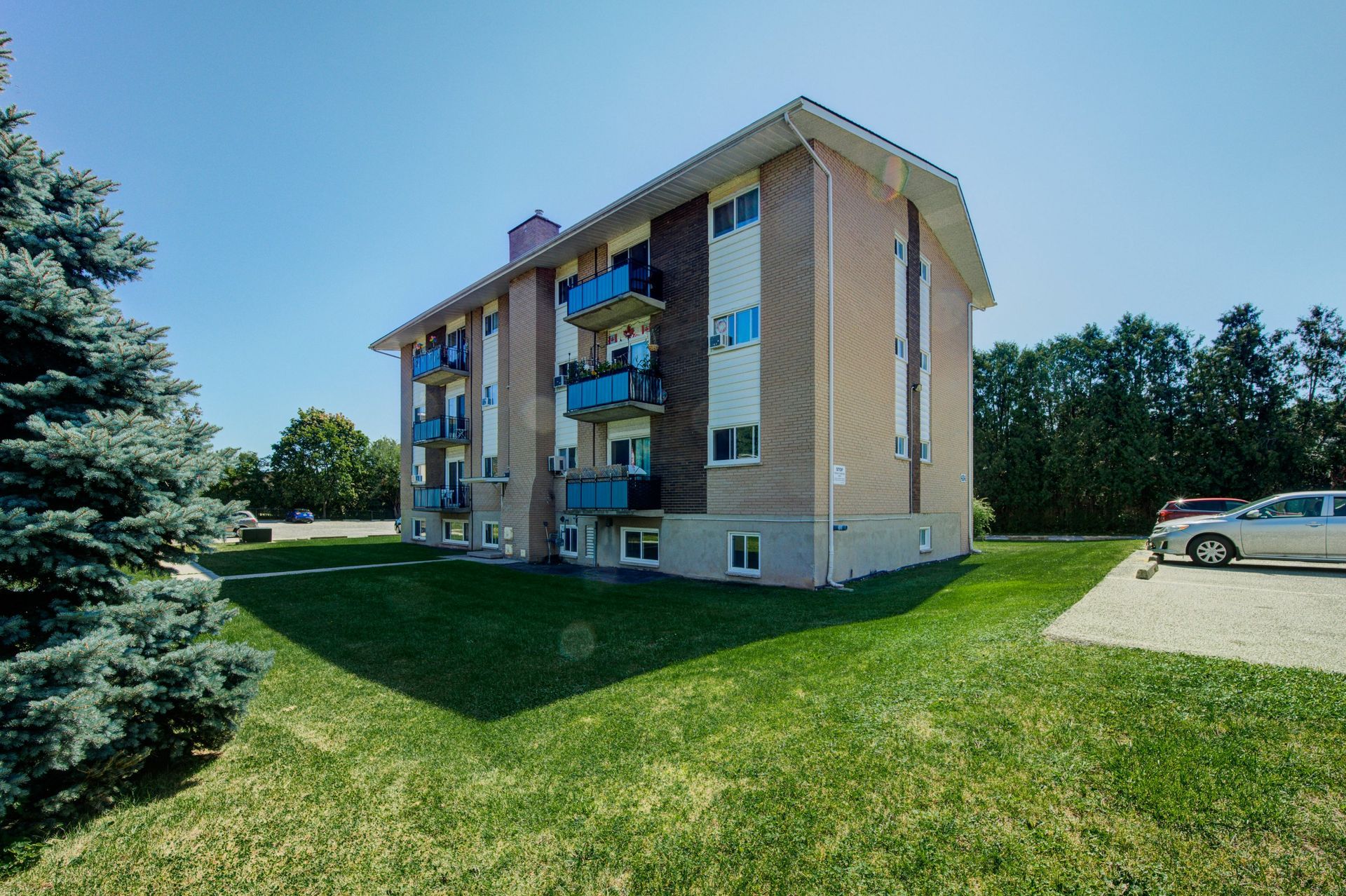 Apartment Gallery 432462 Leinster Street Group Inc.