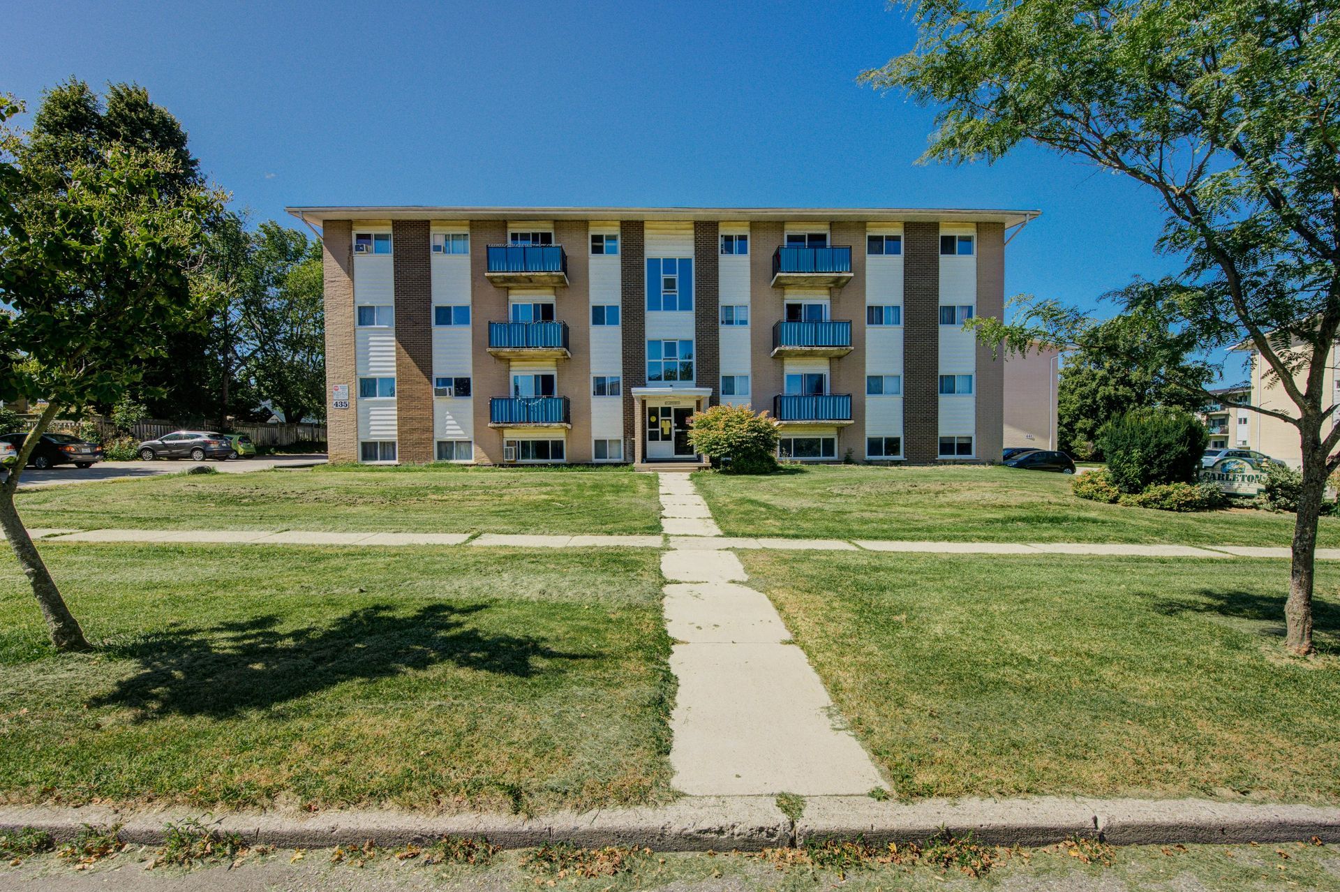 Apartment Gallery 432462 Leinster Street Group Inc.