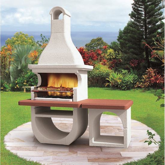 camino da giardino con brace