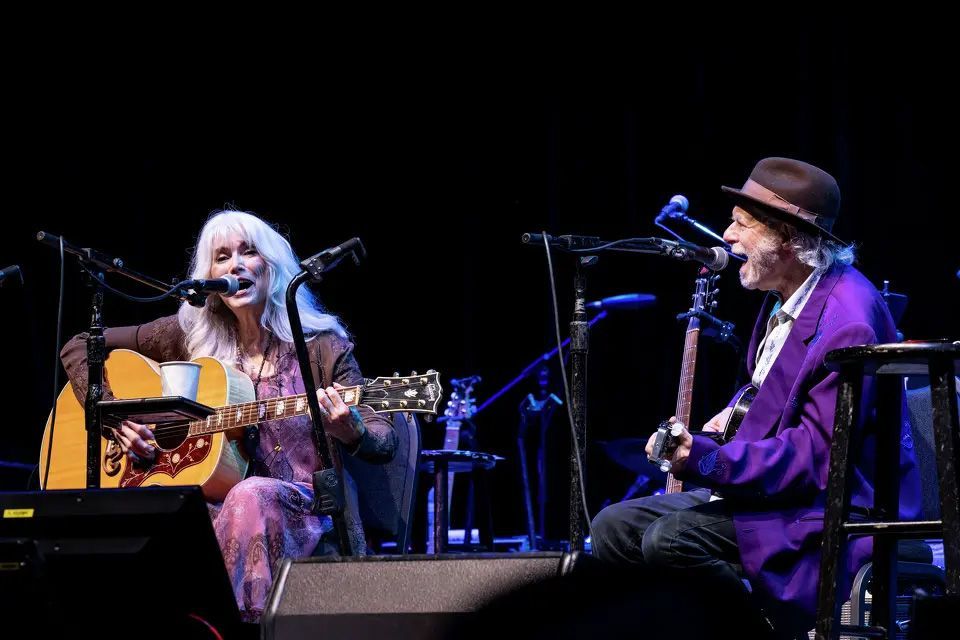 Emmylou Harris - Spyboy