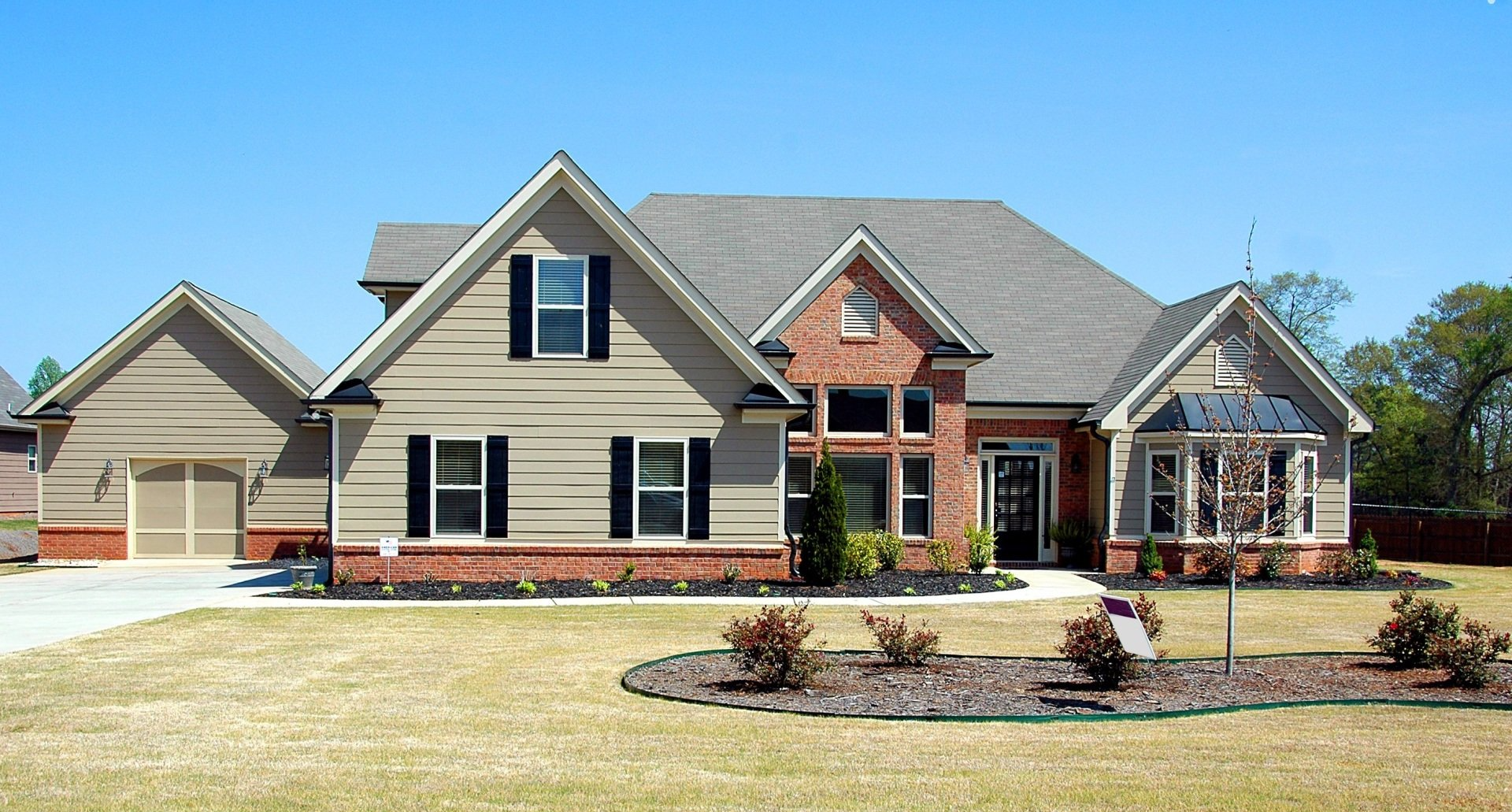 Clean house that has just been pressure washed located in Pontiac SC