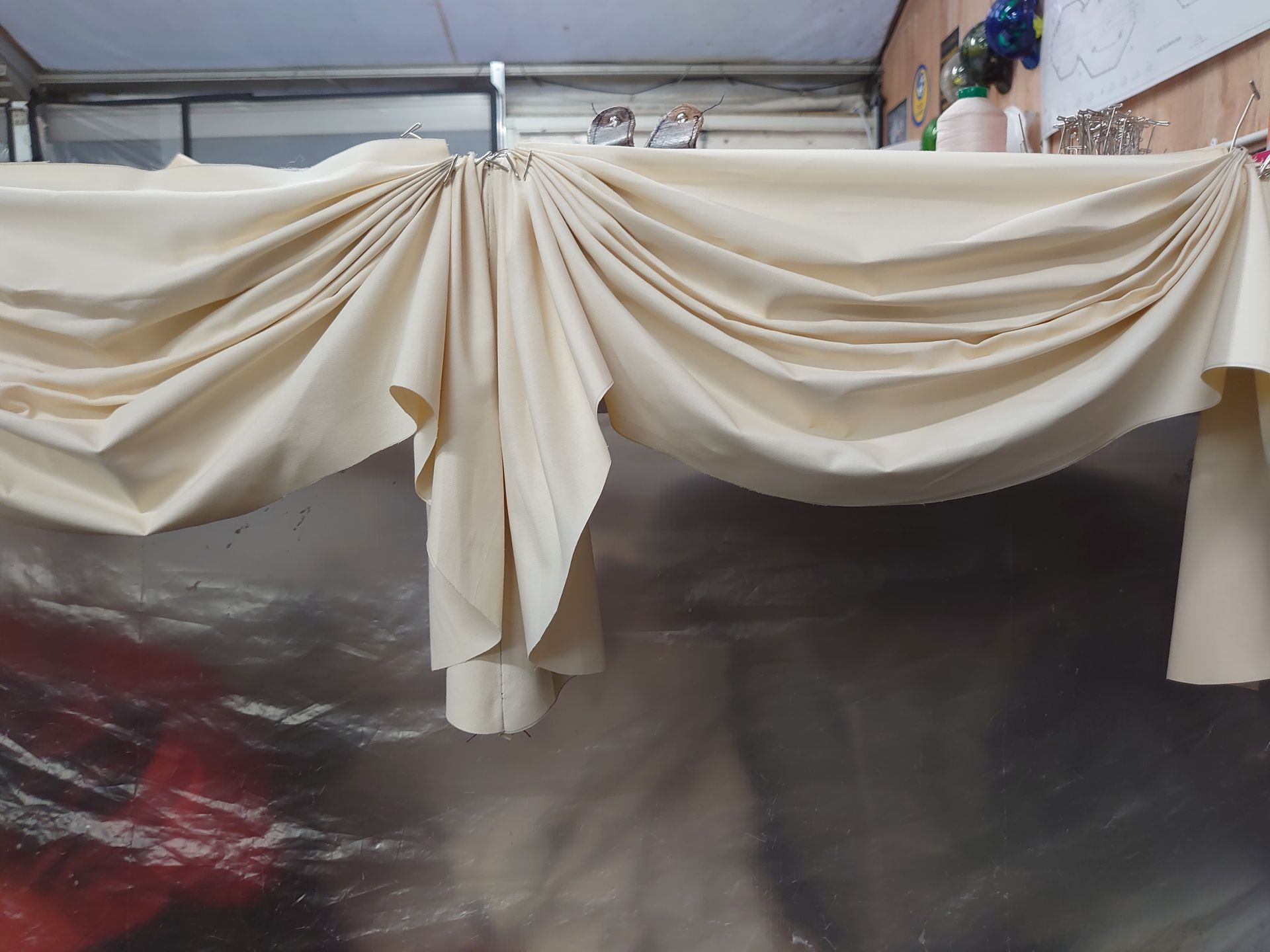 A toile for some swags and tails.