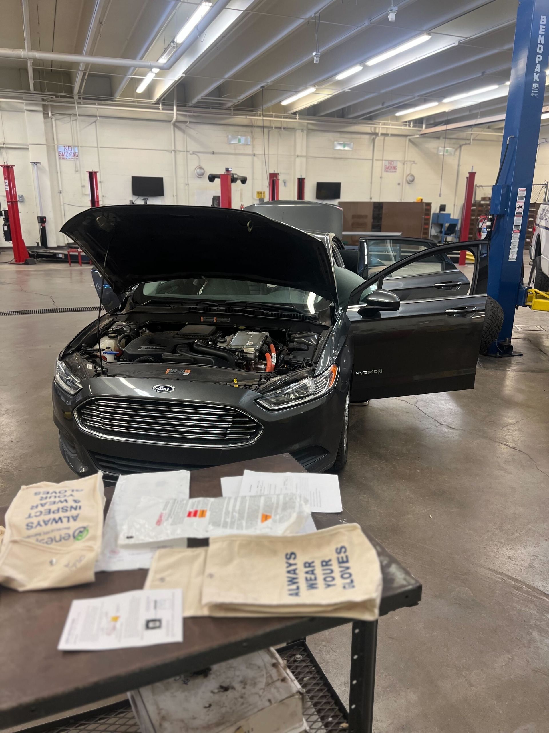 Shop Interior | Mango Automotive