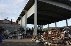 Rifiuti di metallo in deposito