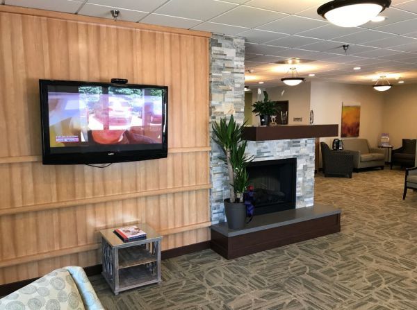 Accura Health Center Lobby Room — Sioux City, IA — L & L Builders Co.