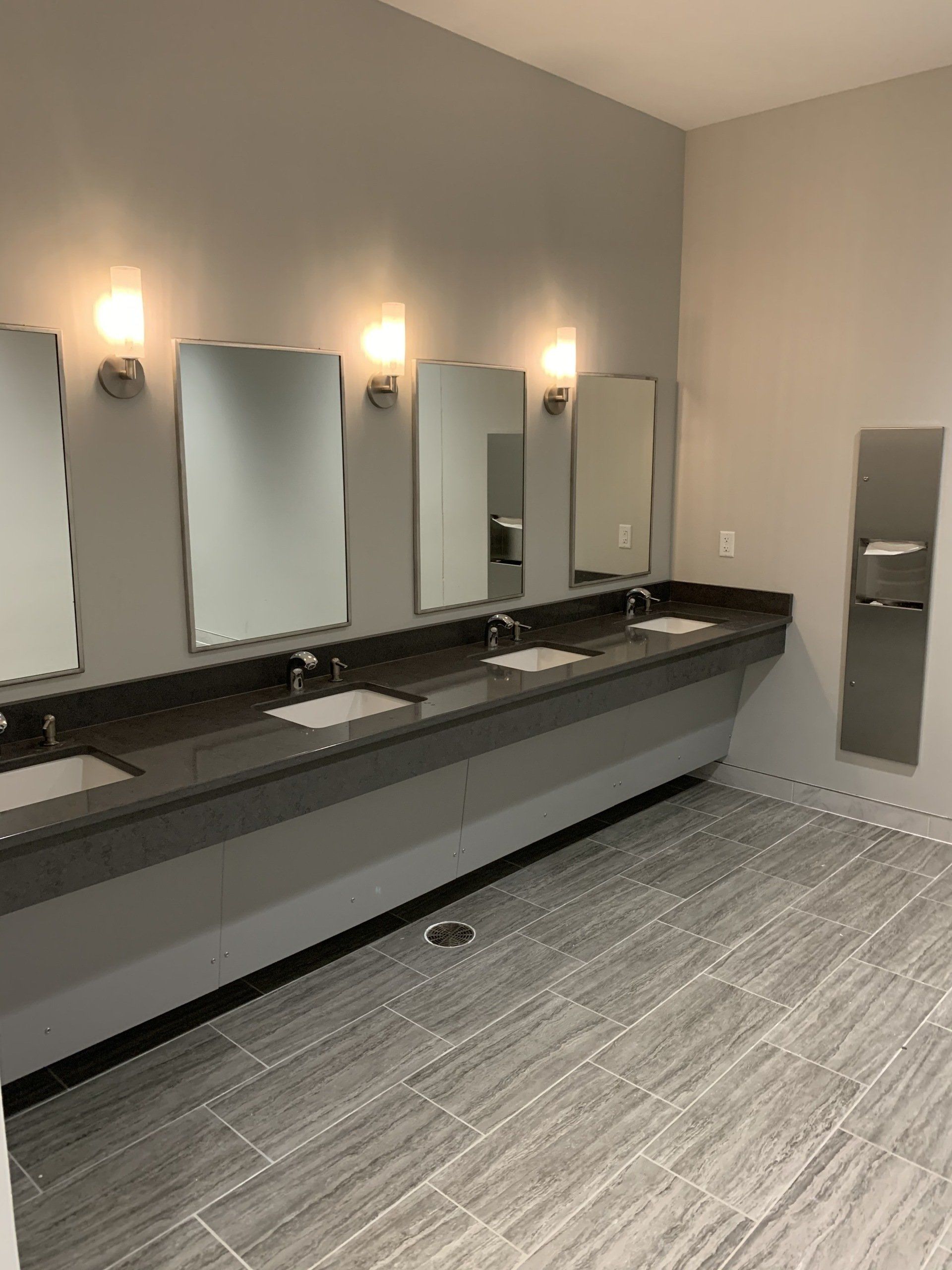 Mirrors in Comfort Room — Sioux City, IA — L&L Builders Co.