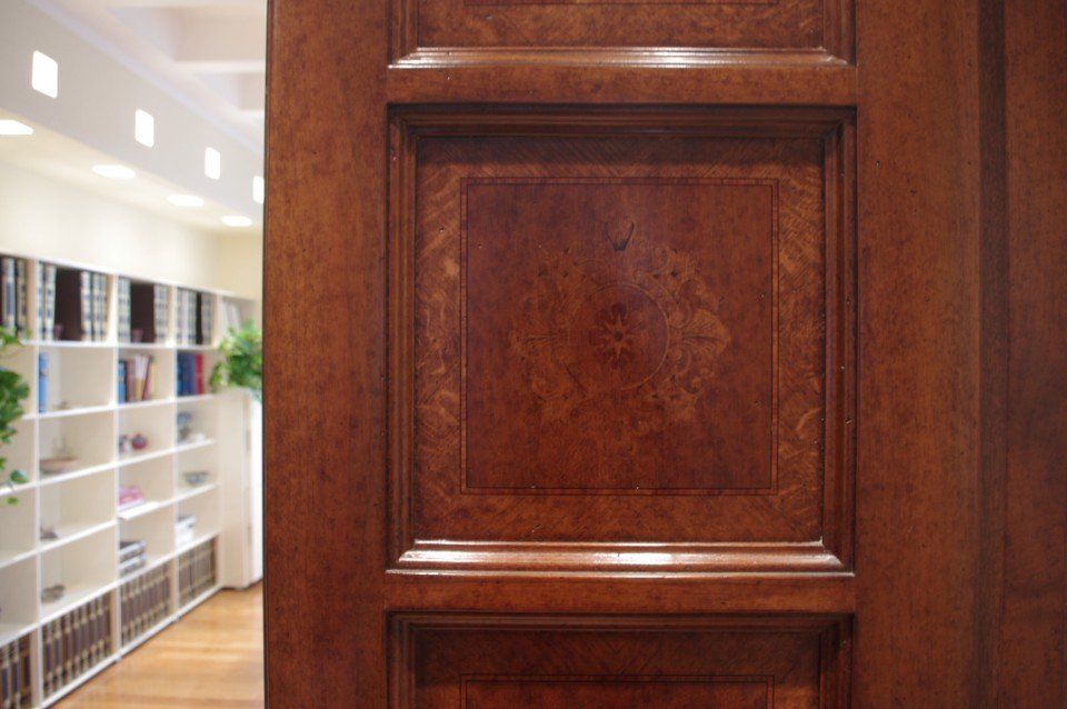 porta d'ingresso a ufficio di notai