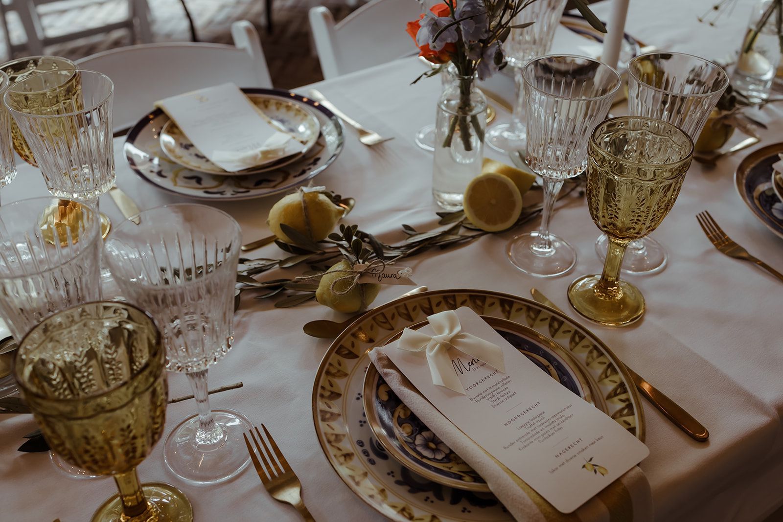 goudkleurig bestek, goud bestek bruiloft, dinertafel gold, goudkleurig bruiloft aankleding