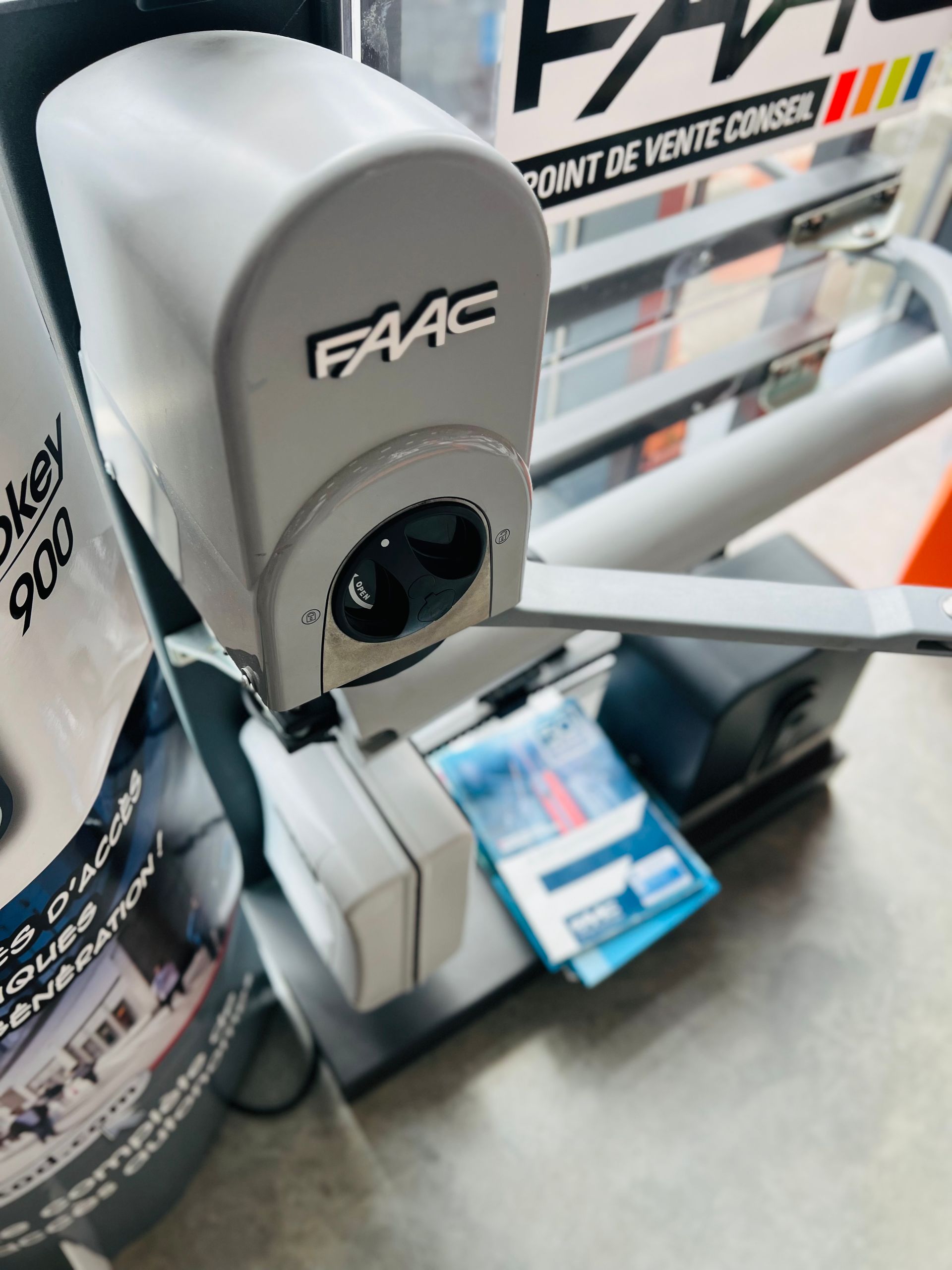 Moteur bras articulés