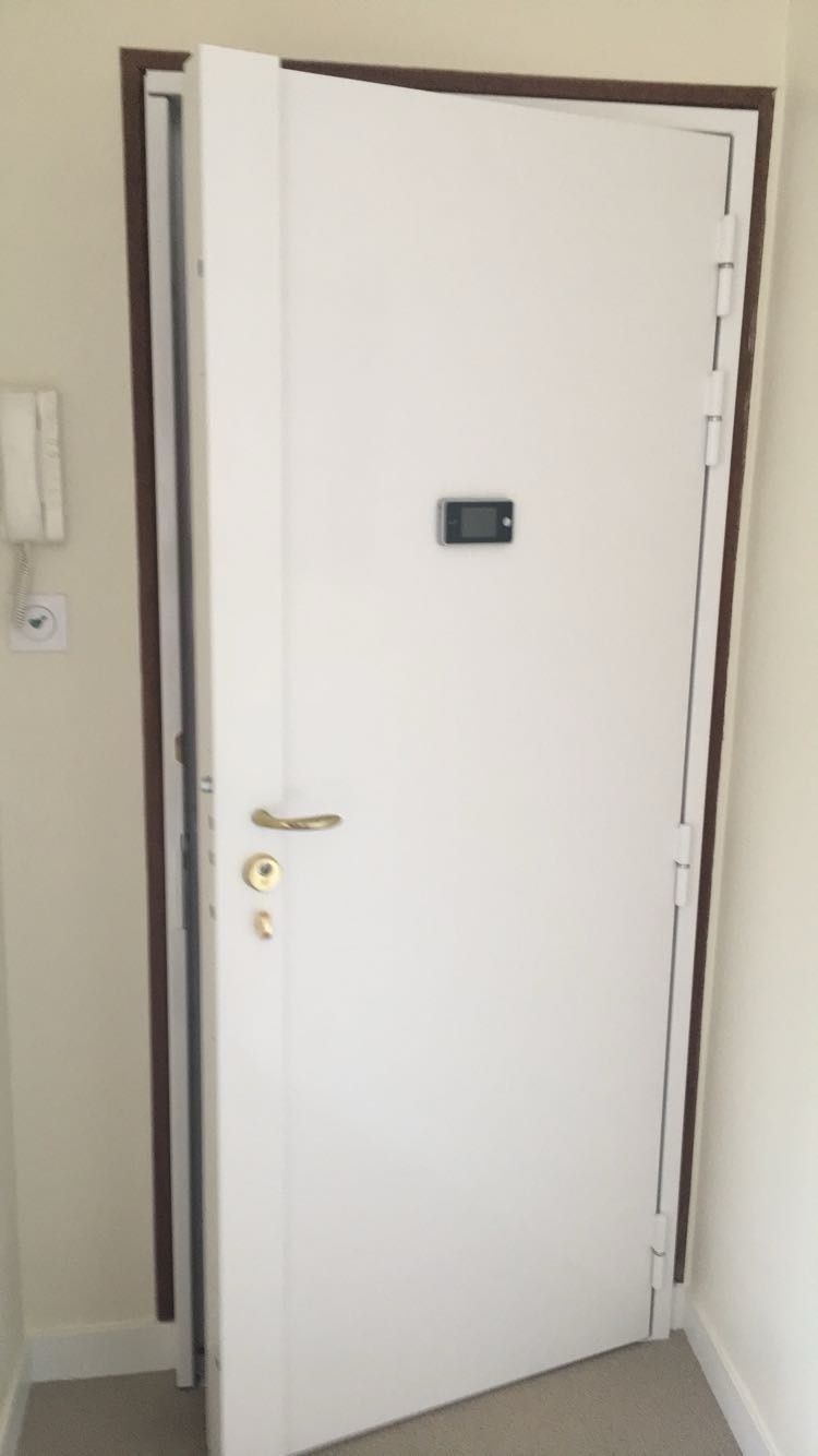 Bloc blindage avec entrebailleur intégré