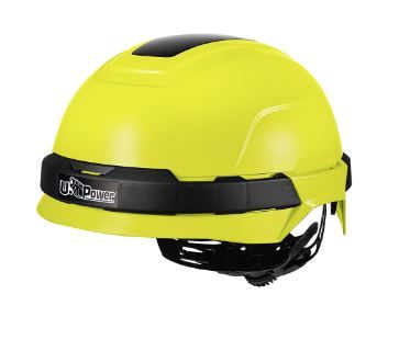 Un casco di sicurezza giallo con cinturino nero su sfondo bianco