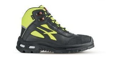 Un paio di stivali di sicurezza neri e gialli su sfondo bianco.