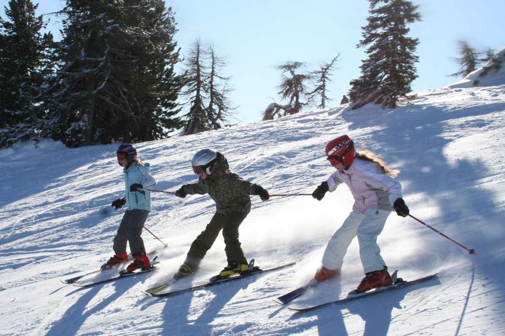 Skiurlaub mit Pistenspaß für die ganze Familie