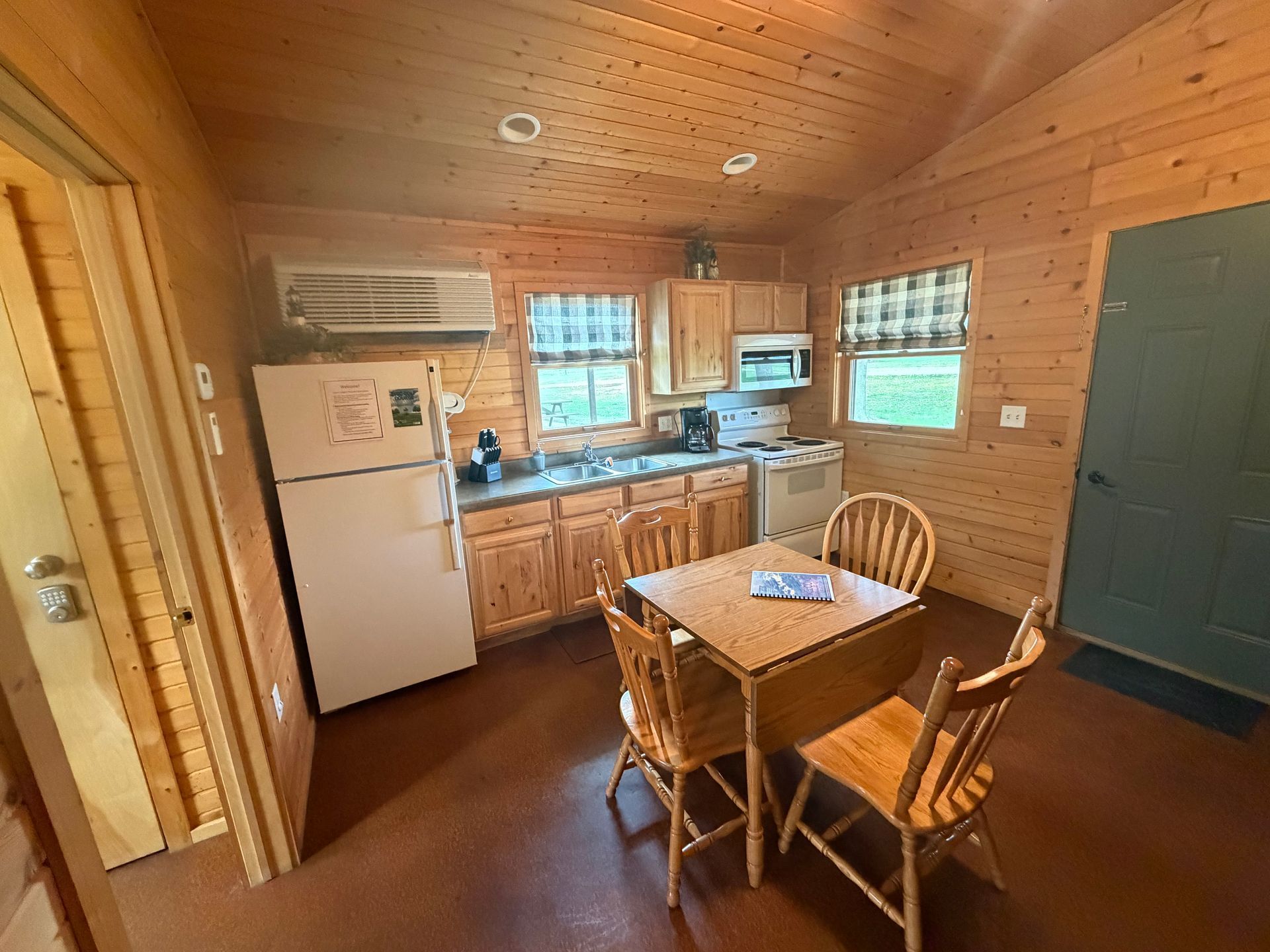 Inspiration Hills Interrior Small Cabin