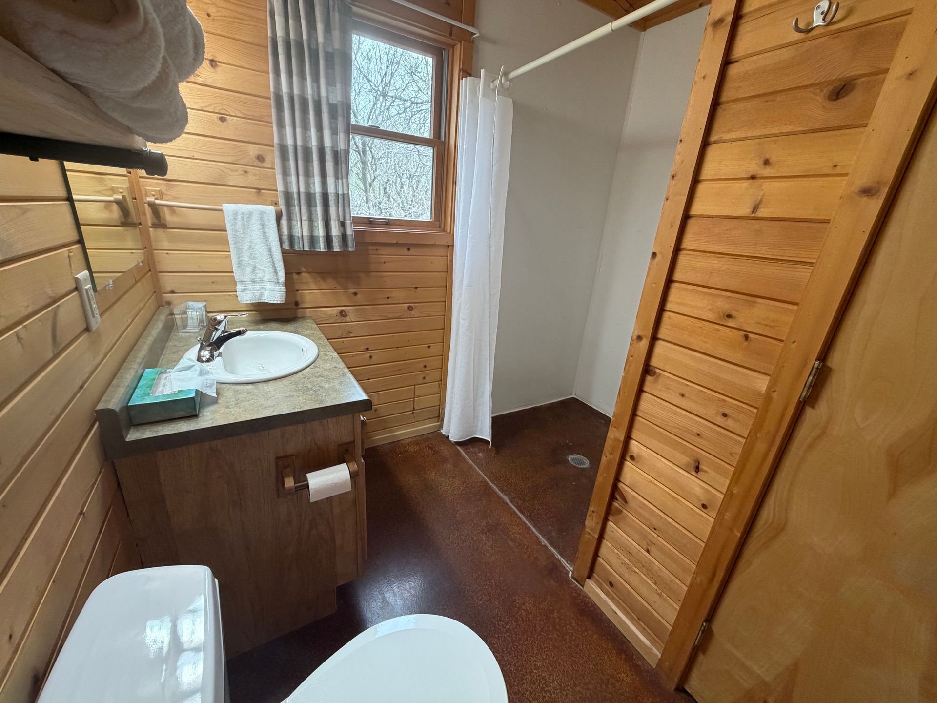 Inspiration Hills Cabin Bathrooms