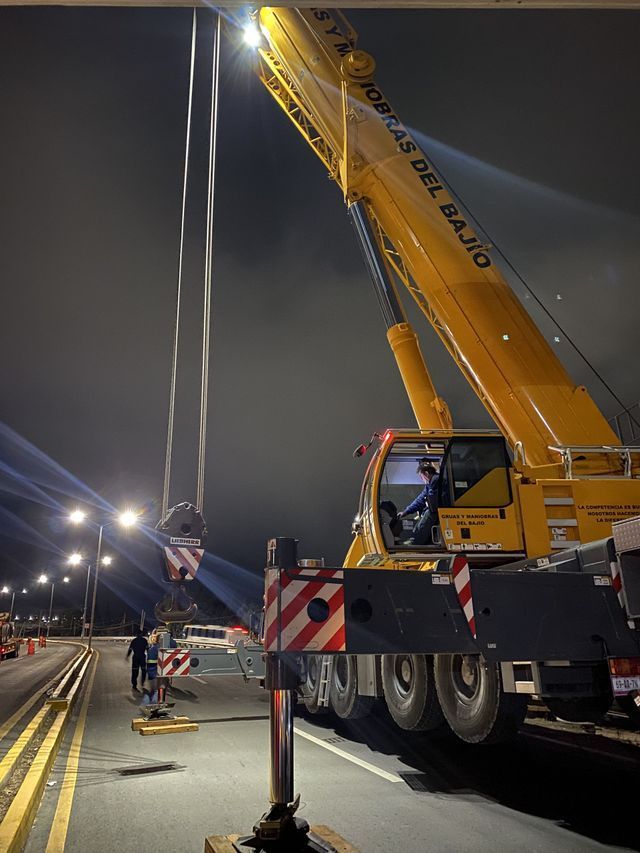 GRÚAS Y MANIOBRAS DEL BAJÍO SA DE CV - Instalaciones electromecánicas