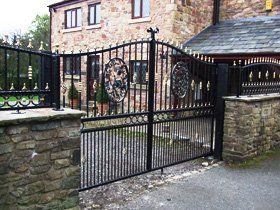 privacy-gates-farington-leyland-farington-gates-large-iron-gates