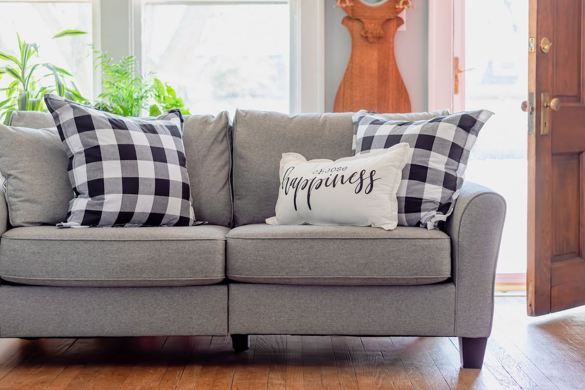 Get the Best Living Room Essentials Checklist From Watts Construction for Your Mid-MO Home.