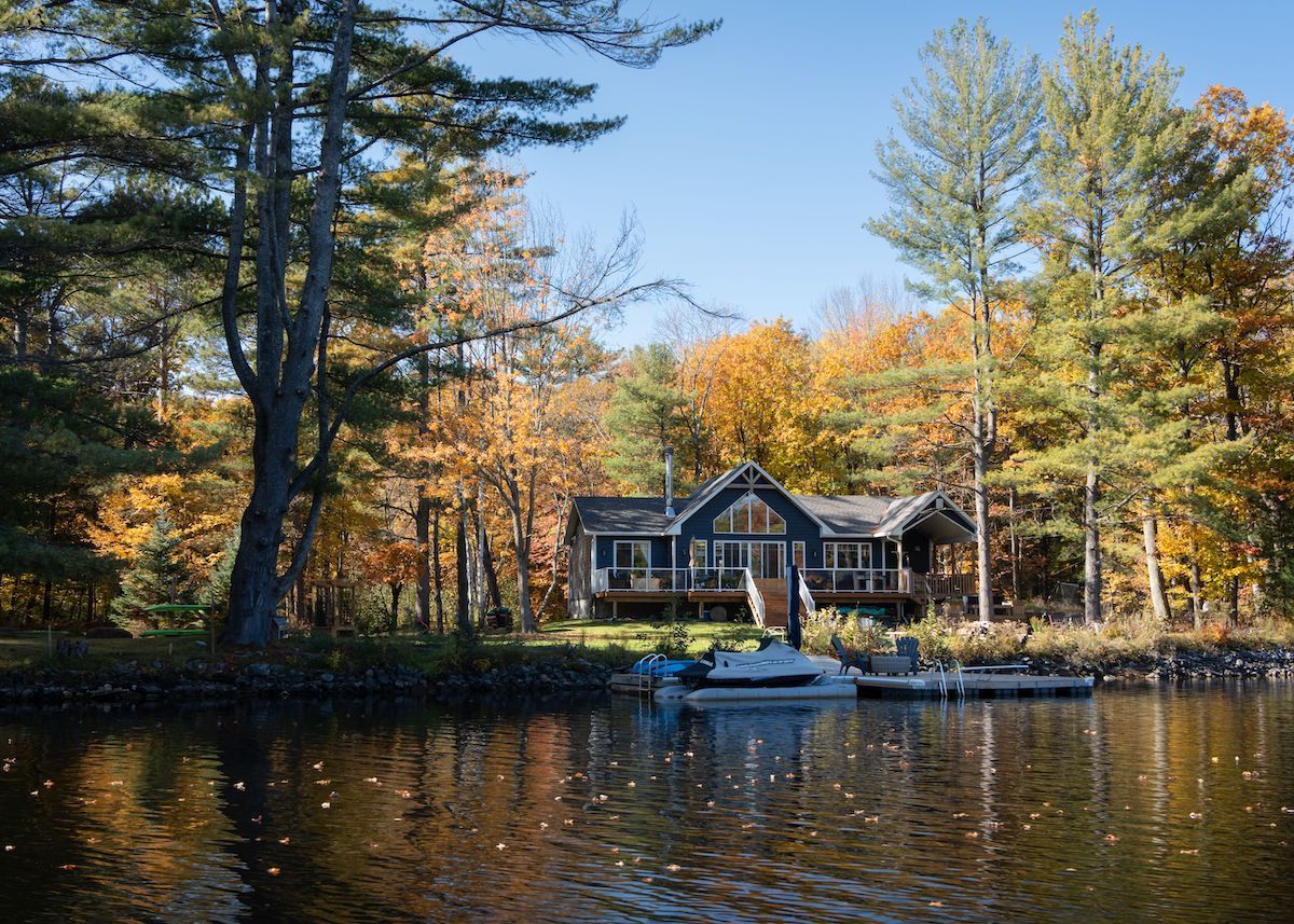 Build a Seasonal Home in Lake Ozark, MO With Watts Construction.