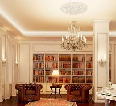 Salone con decorazioni in gesso al muro e soffitto