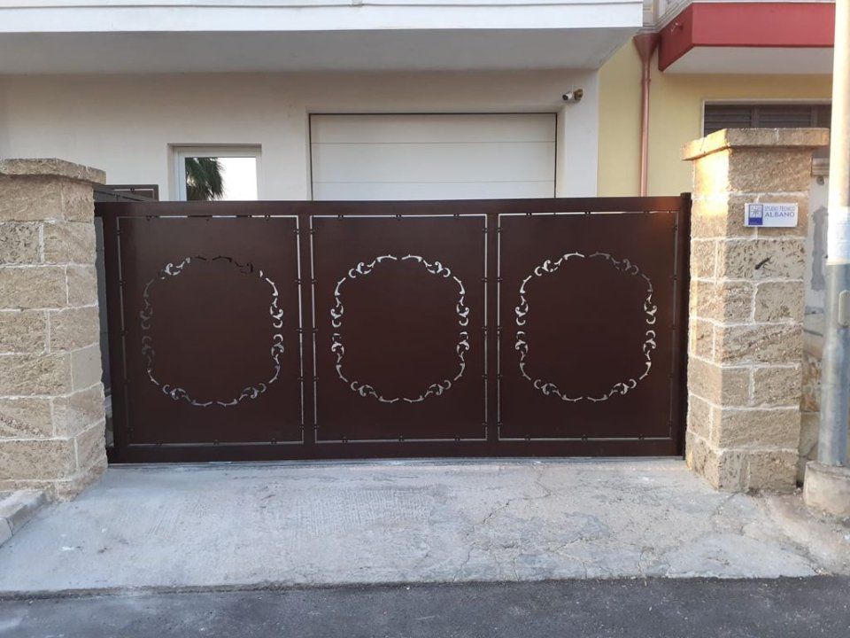 Cancello in legno entrata