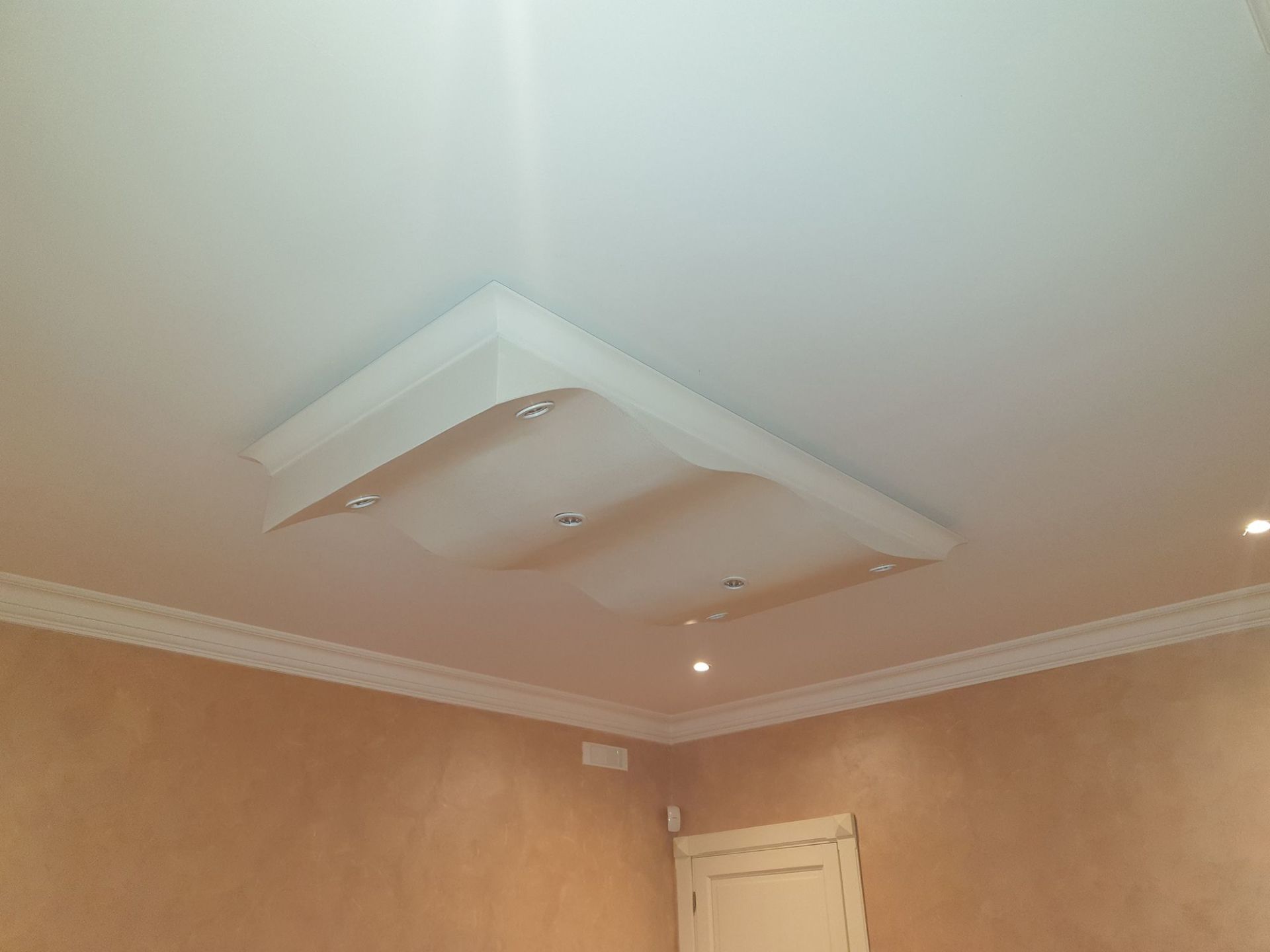 opera in cartongesso per interni