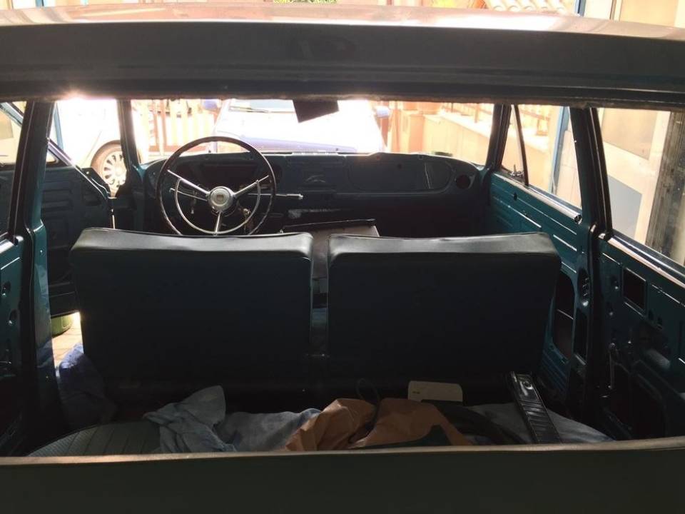 Assemblaggio auto d'epoca