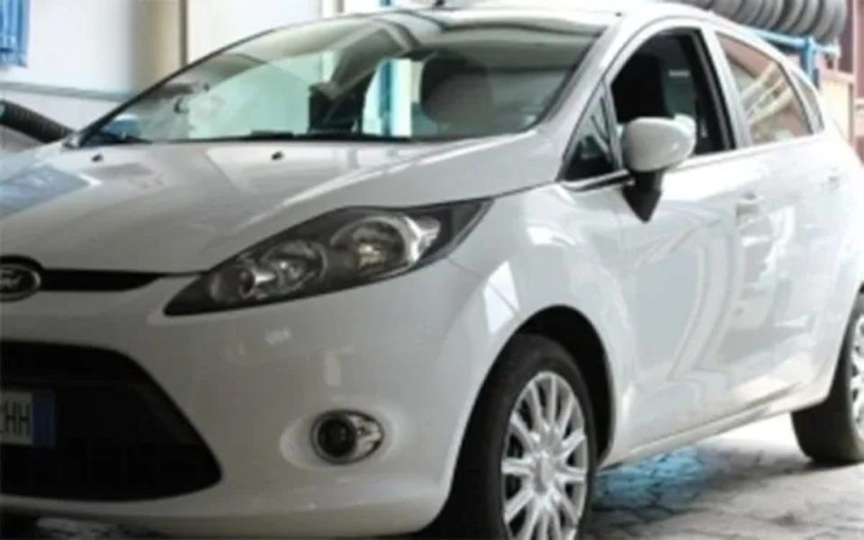 Auto dell'officina autorizzata Ford a Roma