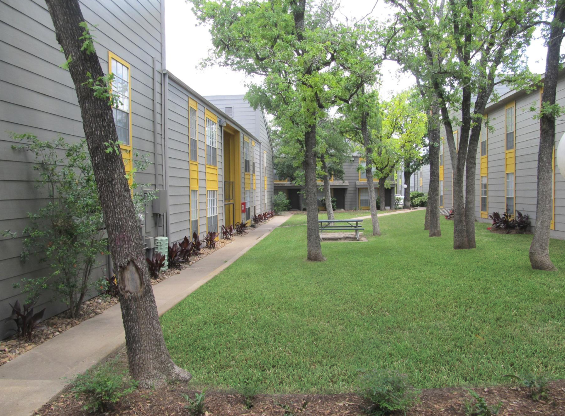 country place apartments exterior