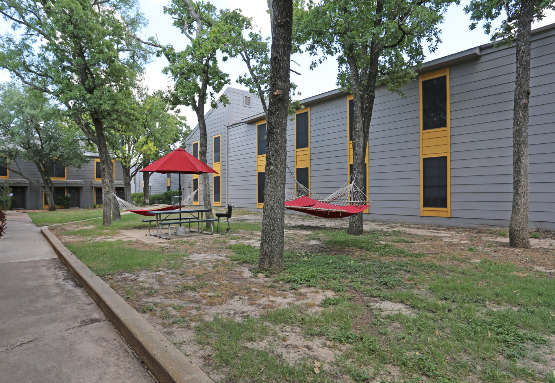 country place apartments exterior