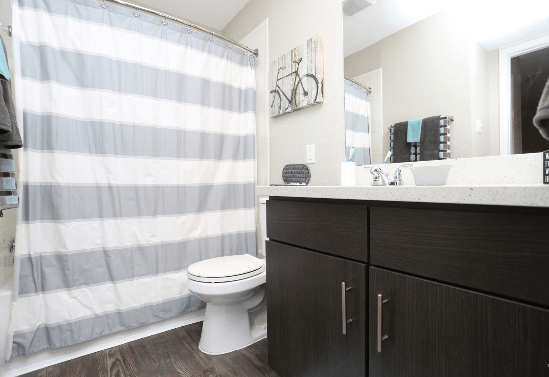 country place apartments bathroom