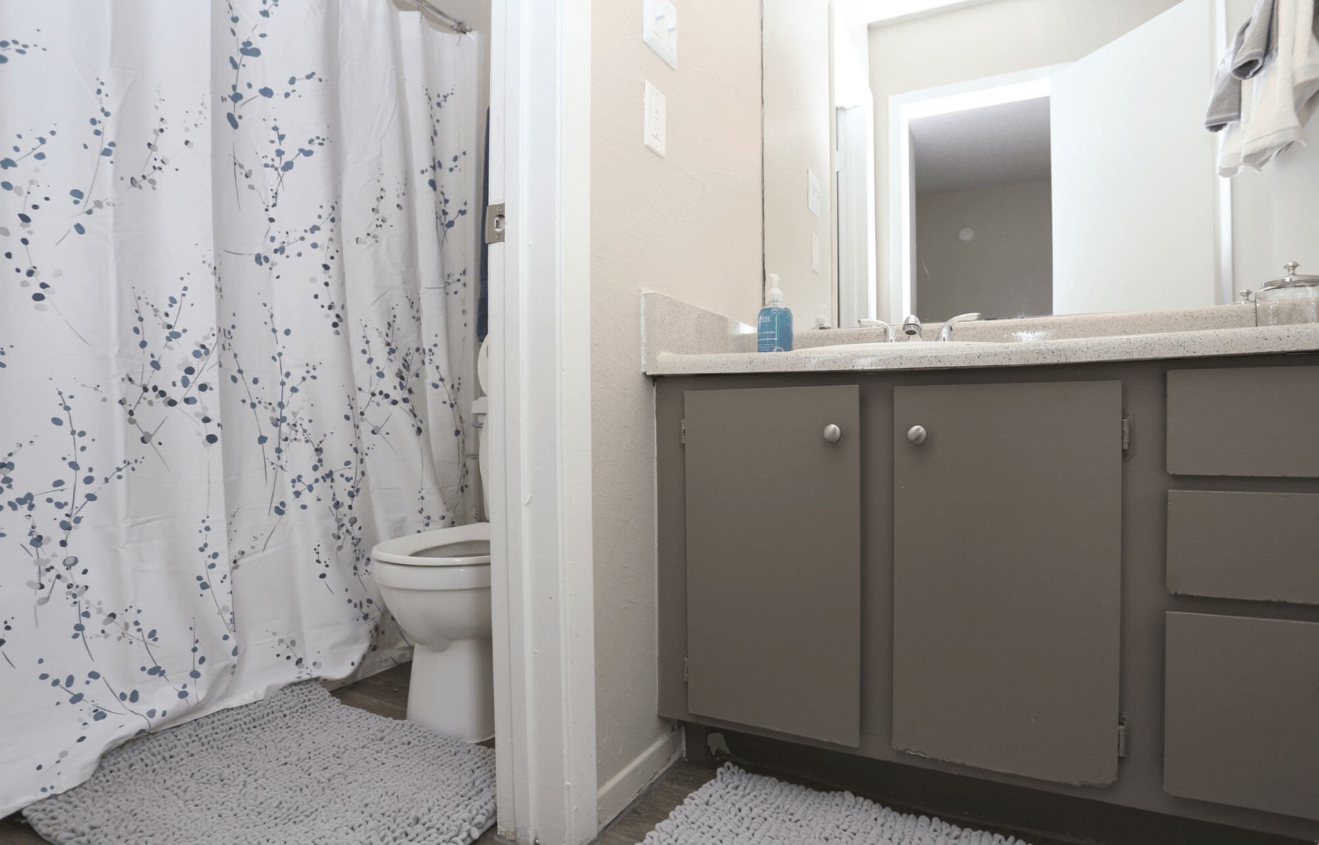 31 thirty apartments bathroom