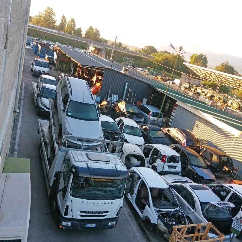 auto in attesa di demolizione