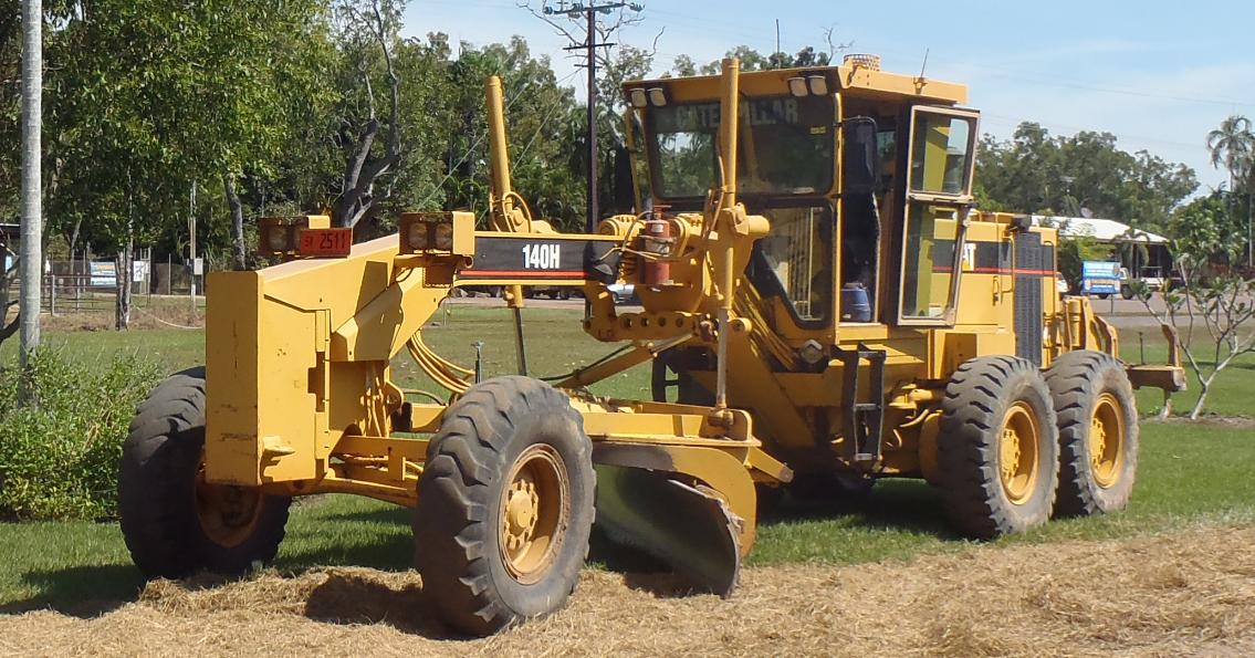 Yellow 140H Grader — Lavercombe Quarries In Virginia, NT