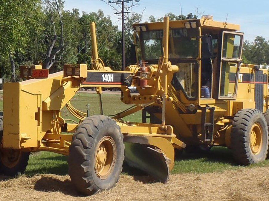 Caterpillar Motor Grader — Lavercombe Quarries In Virginia, NT