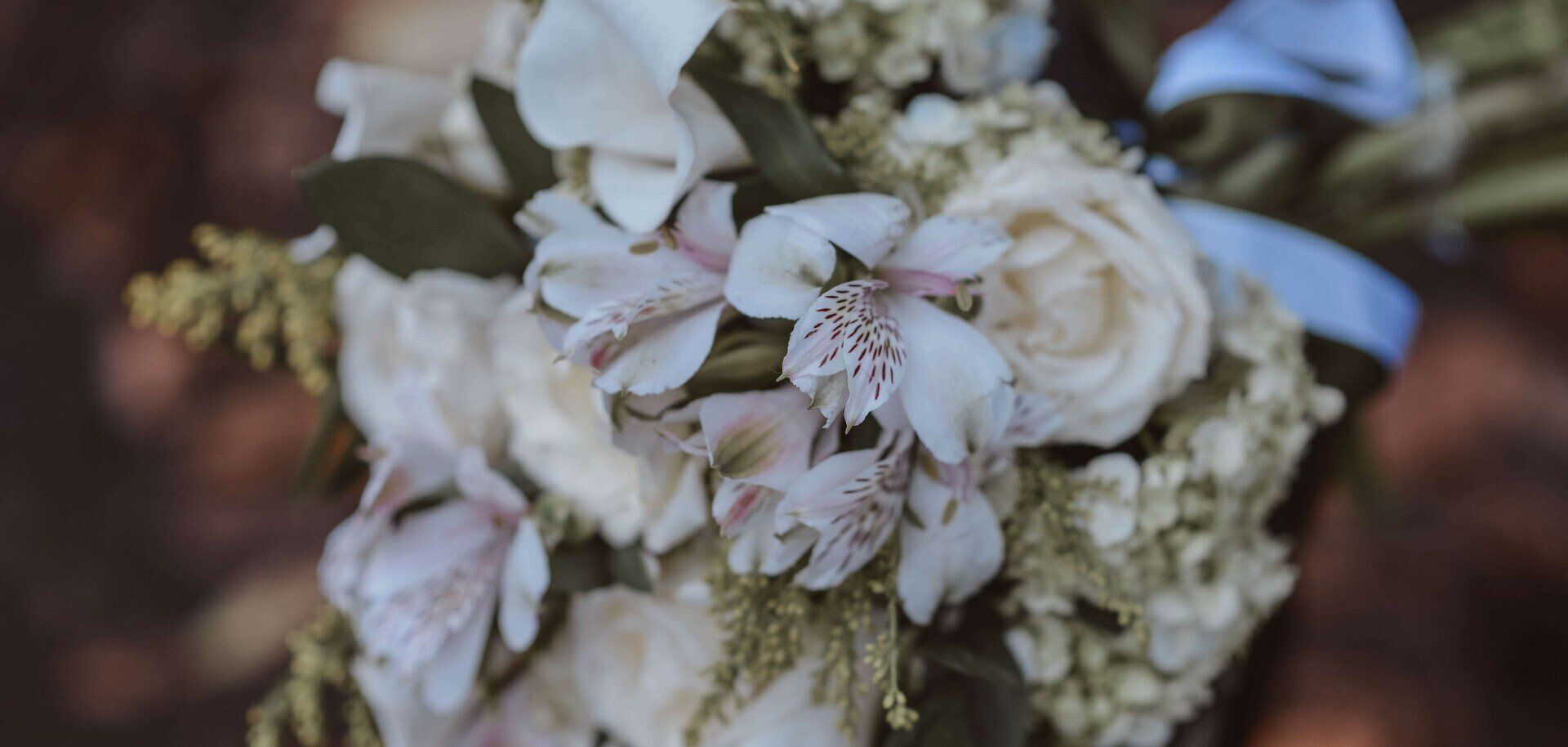 pre-paid-funerals-white-flower-bouquet