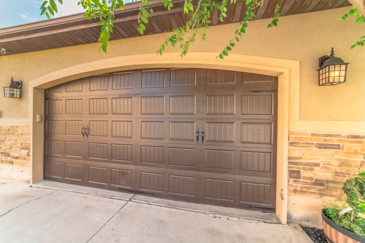 How Does The Summer Weather Affect Your Garage Door?