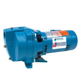 Un jet bleu et une pompe à eau sur fond blanc