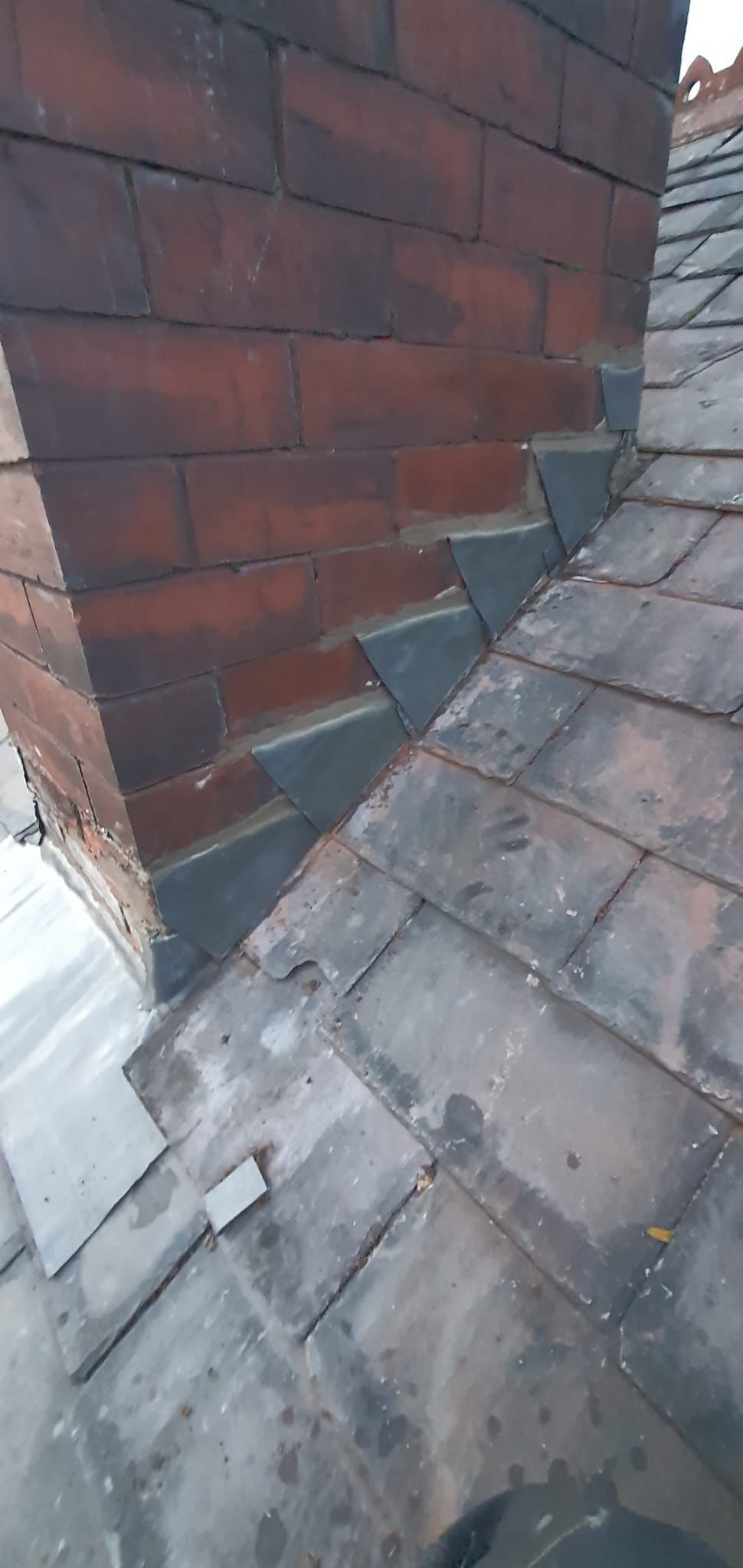 a picture of lead chimney flashing