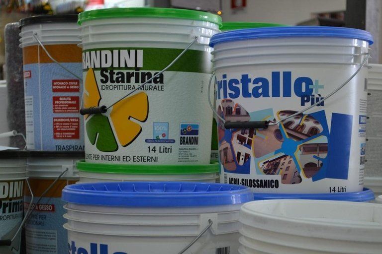 bidoni di idropittura
